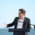 Un concejal del Partido de la Costa opinó que las playas se llenaron de «turismo marrón»