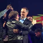 Cristina asistió a un dirigente social del MTE que fue reprimido en el Congreso