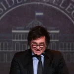 Los dólares financieros y el blue ya superan los $1500