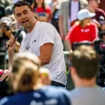 Crimen de Charlie Kirk: los videos que muestran al posible tirador en la terraza de un edificio