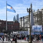 Nuevo aumento sorpresivo de combustibles: acumula 5% en un mes y medio