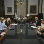 Nuevo aumento sorpresivo de combustibles: acumula 5% en un mes y medio