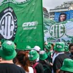 El efusivo elogio de Milei a Caputo tras el anuncio del regreso al mercado internacional