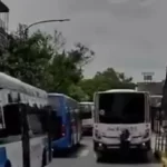 El pastor sudafricano que se tira gases en la cara de sus fieles para sanarlos