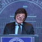 Una chica es viral por su técnica para tomar vino y no ir al baño durante el show de María Becerra