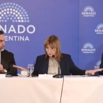 Cristina Kirchner: «Los dólares no salen por las orejas, sino para afuera del país»