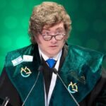 El «coleccionista de medallas»: los más de 20 premios dudosos que recibió Milei desde que es presidente
