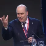Insólito: Javier Milei se saludó a sí mismo por el Día del Trabajador caracterizado como un LEGO