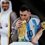 Video: una futbolista le dio dos patadas en la cabeza a una rival que estaba en el piso
