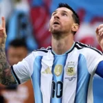 El divertido momento de Scaloni con Messi: «¿Quieren que hable yo o él?»