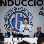 Milei intenta despegarse de Cerimedo borrando tuits, pero tienen un evento juntos en agenda