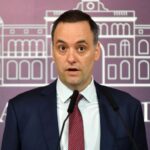 Hasta las manos: punto por punto, todo lo que Adorni deberá aclarar ante la Justicia