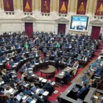 Exigían dinero por limpiar los vidrios y destrozaron varios autos en Malvinas Argentinas