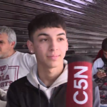Un desastre: el periodista que agredió a Flor de la V dio una  nota para defenderse mientras manejaba