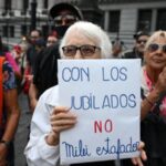 Caputo llamó “anticristo” a Kicillof en medio de la crisis financiera y cruzó a quienes piden una devaluación