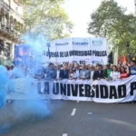 España vuelve a congelar los desalojos y busca regular los alquileres tras disolver el Congreso