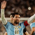 Los jugadores de Benín se sumaron al “el que no salta es un inglés” en la despedida de Messi
