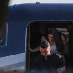 A las piñas y sillazos: escándalo en el Parlamento de Armenia durante un debate por corrupción
