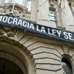 “Bathroom break”: Bertie Benegas Lynch pidió un recreo en inglés y se cruzó con la oposición